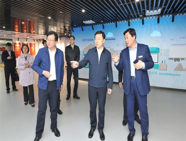 青島市委常委、膠州市委書記劉建軍調研重點建築企業(圖1)
